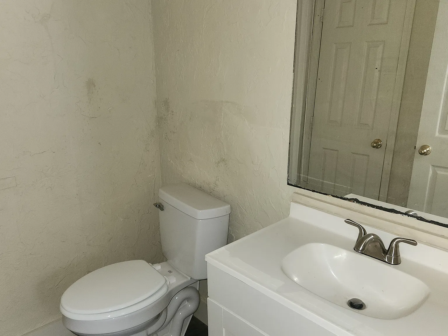 Studio, $1,000 — Photo 4