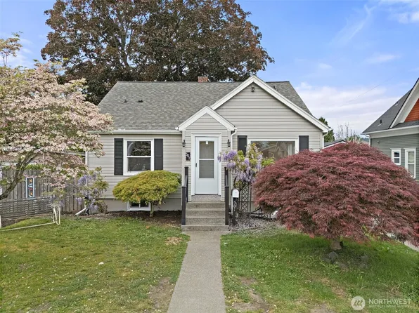 501 7th Avenue NW, Puyallup, WA 98371