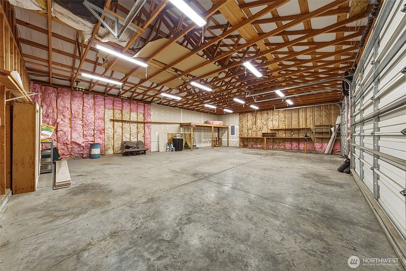 4th image of 636 Pierce Street