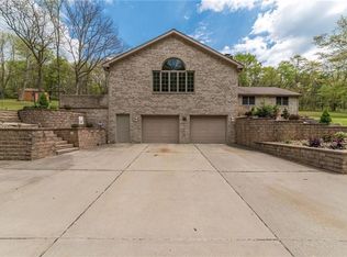 121 Spillway Ln, Butler, PA 16001