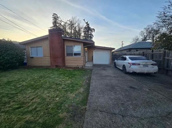 537 W Ballf St, Roseburg, OR