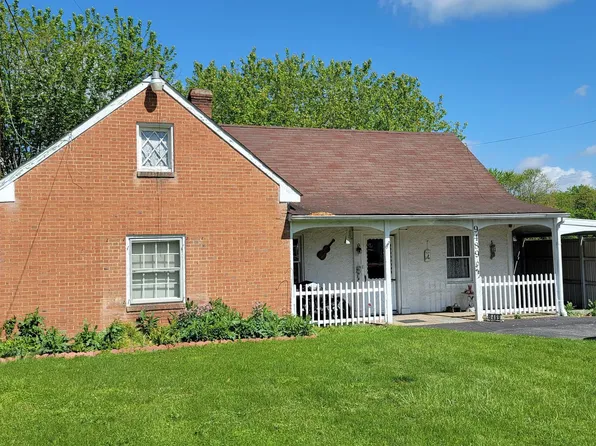 9489 Williamsport Pike, Falling Waters, WV 25419