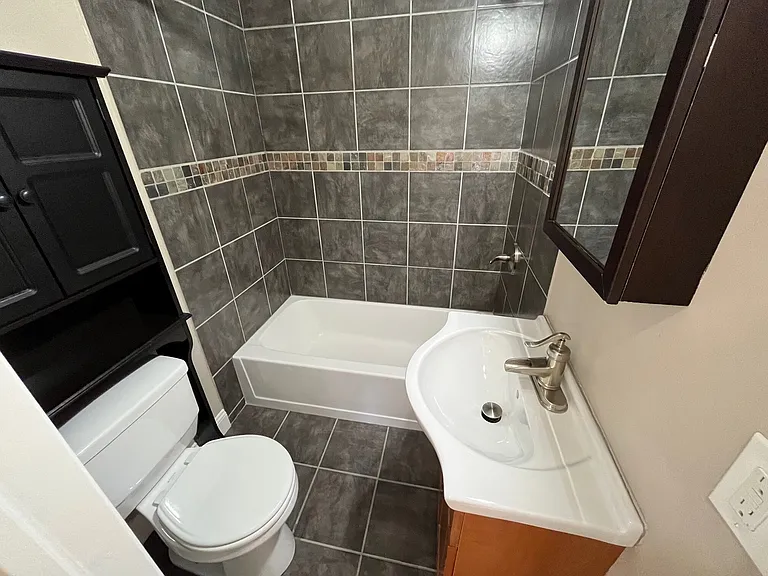440 S Fairmount St — Photo 17