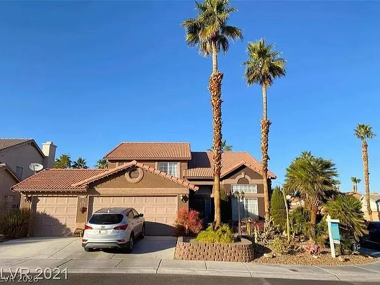 6576 Moonshadow Cir — Photo 1