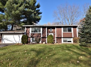 1371 Cleome Ln, Eagan, MN 55123