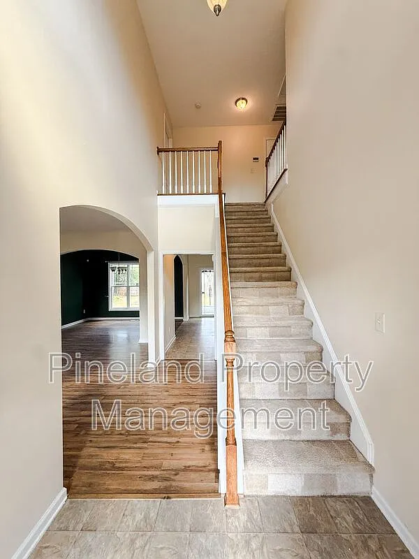 3 bed, 2.5 bath, 1716 sqft, $1,850 — Photo 3