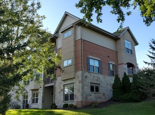 18825 Eagle Dr, Brookfield, WI 53045