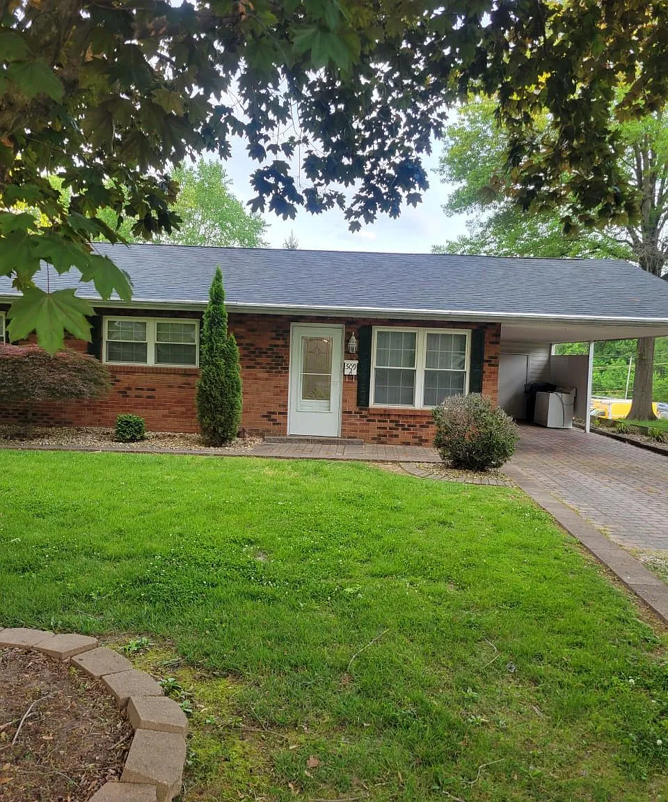 2 bed, 1000 sqft, $1,200 — Photo 1