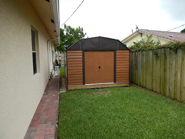 2145 NW 3rd Ct — Photo 4