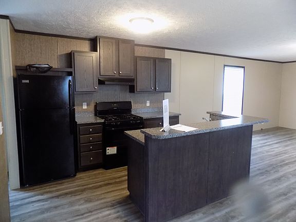 5th image of 4 Mallard Dr