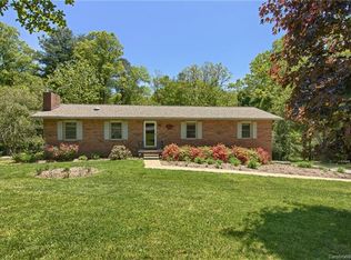 8 Moss Ln, Arden, NC 28704