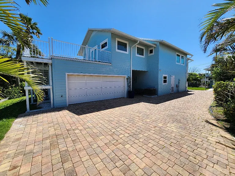 110 Surf St — Photo 5