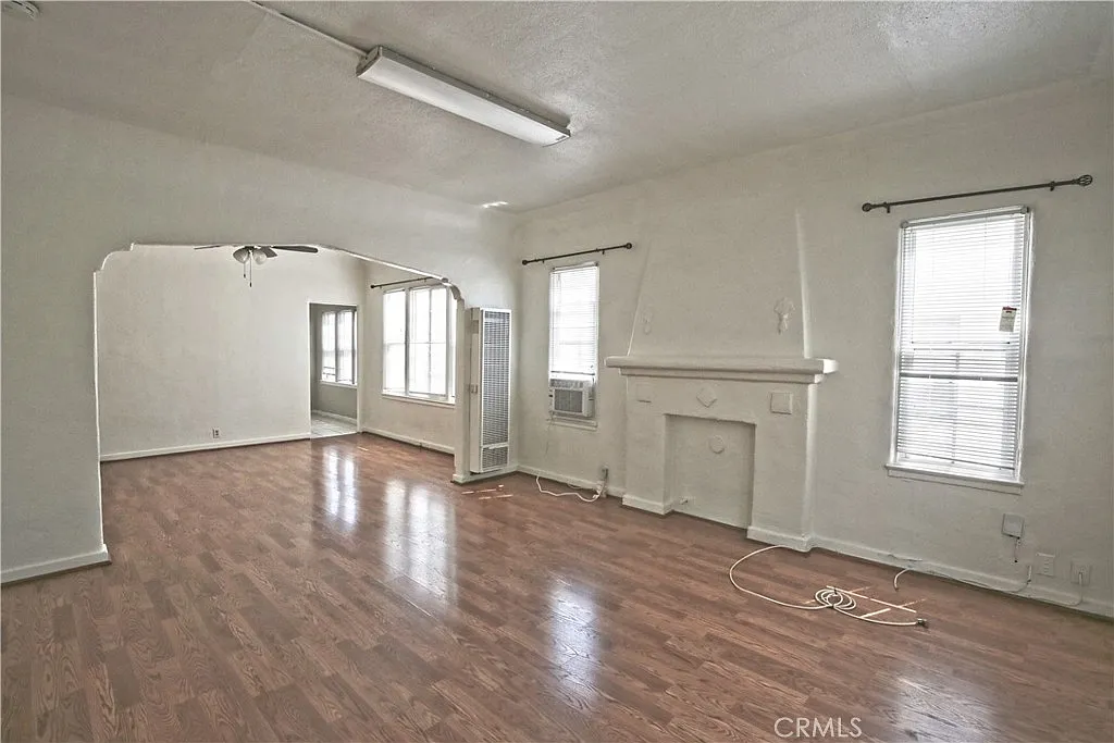 2 bed, 1243 sqft, $2,200 — Photo 3