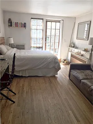 Rented by Buchbinder & Warren | media 24