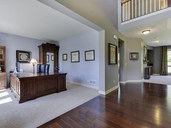 4th image of 10655 Maple Blvd