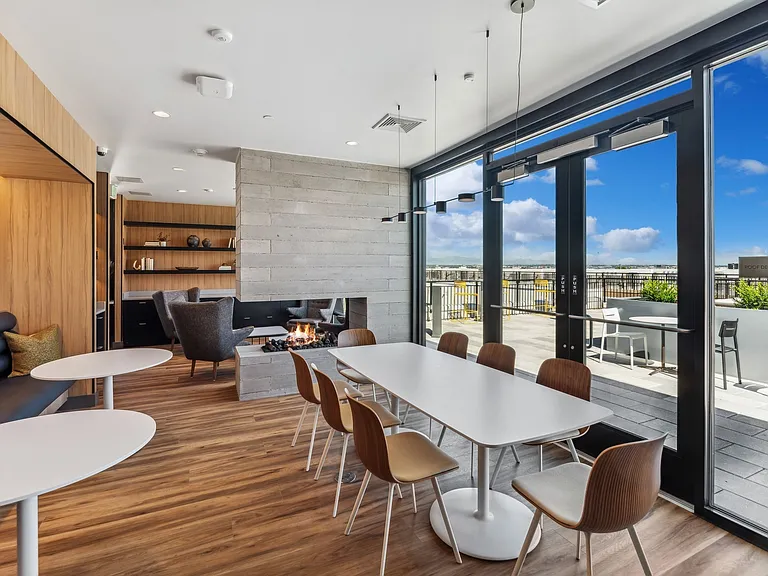 BroadwayPark_amenity_library lounge (1)