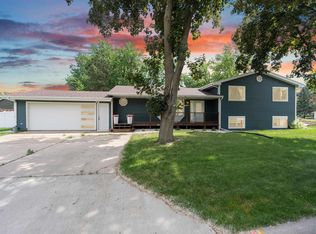 1501 E Sylvan Cir, Brandon, SD 57005