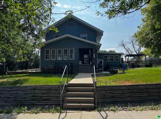 519 N 9th St, Cherokee, IA 51012
