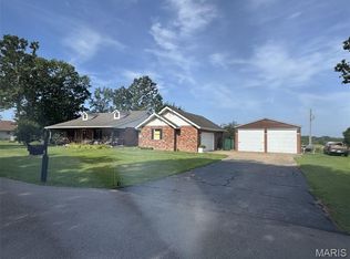 26737 Gene Dr, Lebanon, MO 65536