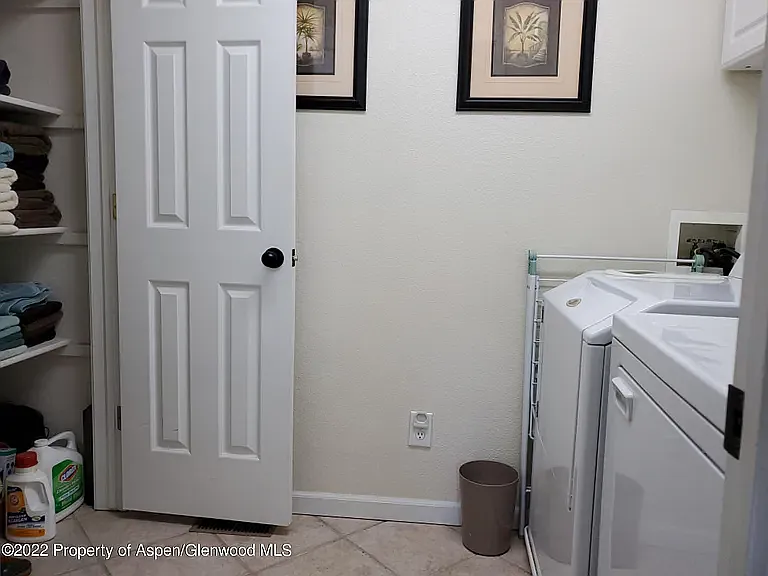 910 Mount Sopris Dr — Photo 2