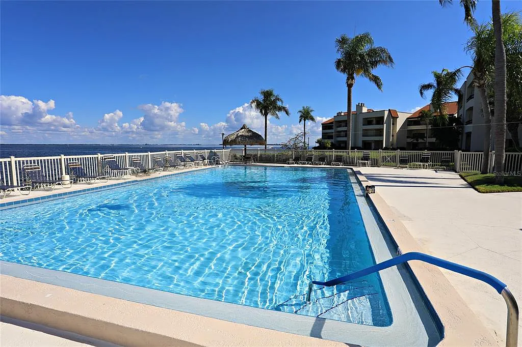 1 bed, 1.5 bath, 790 sqft, $2,300 — Photo 2