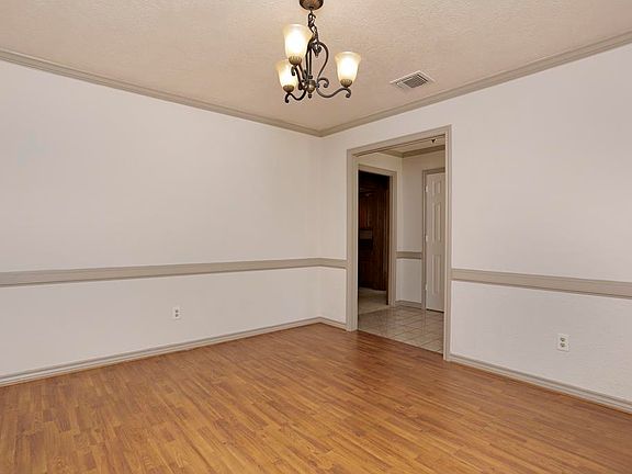 4th image of 19710 Oak Branch Ct