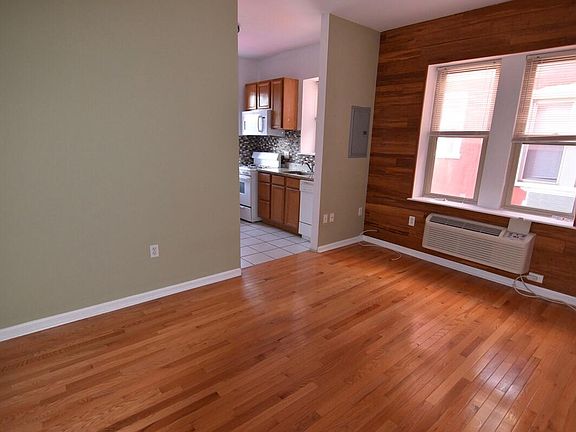 3rd image of 6 S 46th St APT 000004