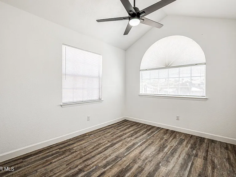 1229 Diamond Cove Pl — Photo 38