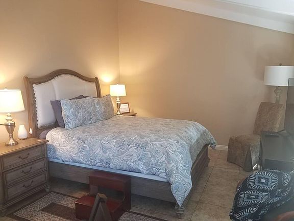 3rd image of 600 Sheffield Ct Unit 38