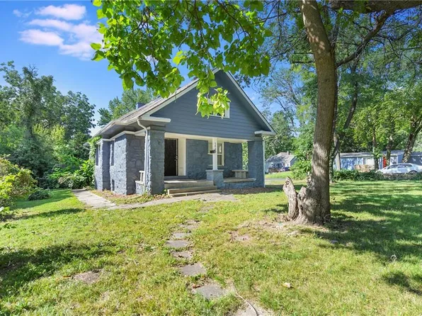1415 E 80th St, Kansas City, MO 64131