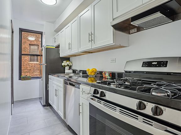 4th image of 200 W 16th St APT 6A