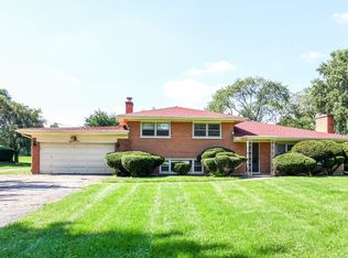 5520 Katrine Ave, Downers Grove, IL 60515