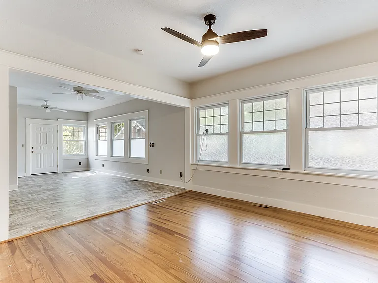 122 S Belmont Ave — Photo 18