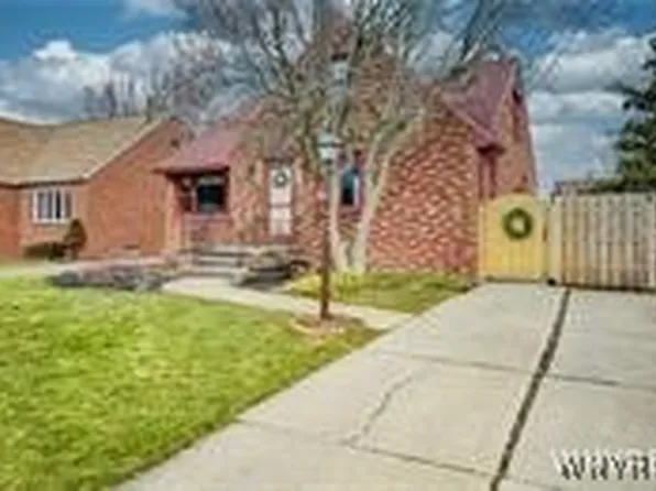 66 Wiesner Rd, Lackawanna, NY 14218