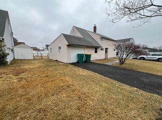 33 Goodrock Rd #1, Levittown, PA 19057