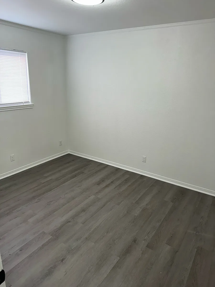 Building Photo - 2502 Schulze Dr #4