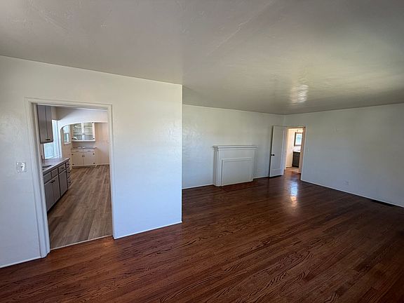 4th image of 412 W El Camino St