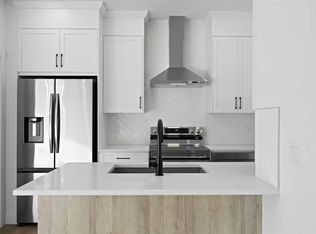 2226 S Bayview Dr SW, Airdrie, AB T4B 5N4