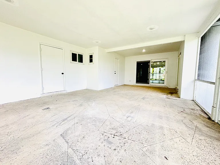 Screened Patio