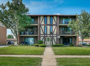 9942 Shady Ln, Orland Park, IL 60462