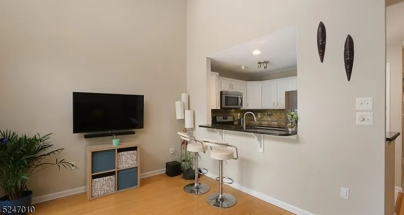 3 bed, 2.5 bath, $3,550 — Photo 3