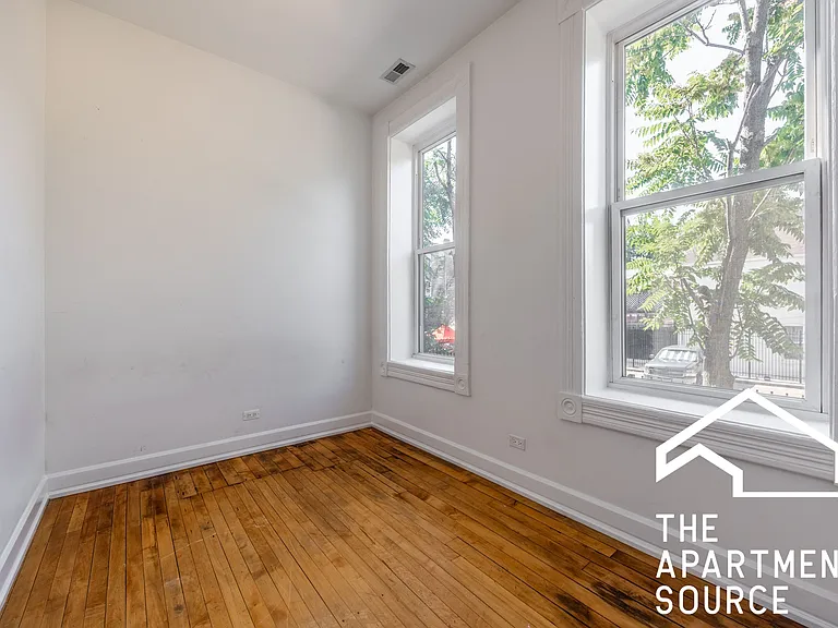 1847 S Loomis St #2 — Photo 8