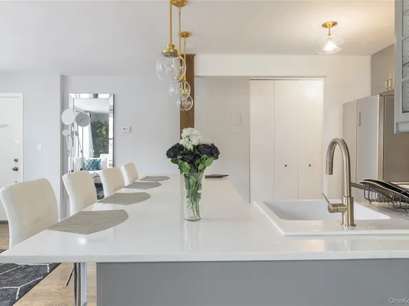 54 Erasmus Street #2D, Brooklyn, NY 11226