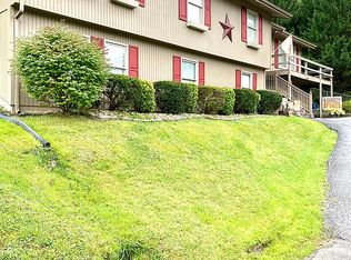 40 Poplar Ave, Whitesburg, KY 41858