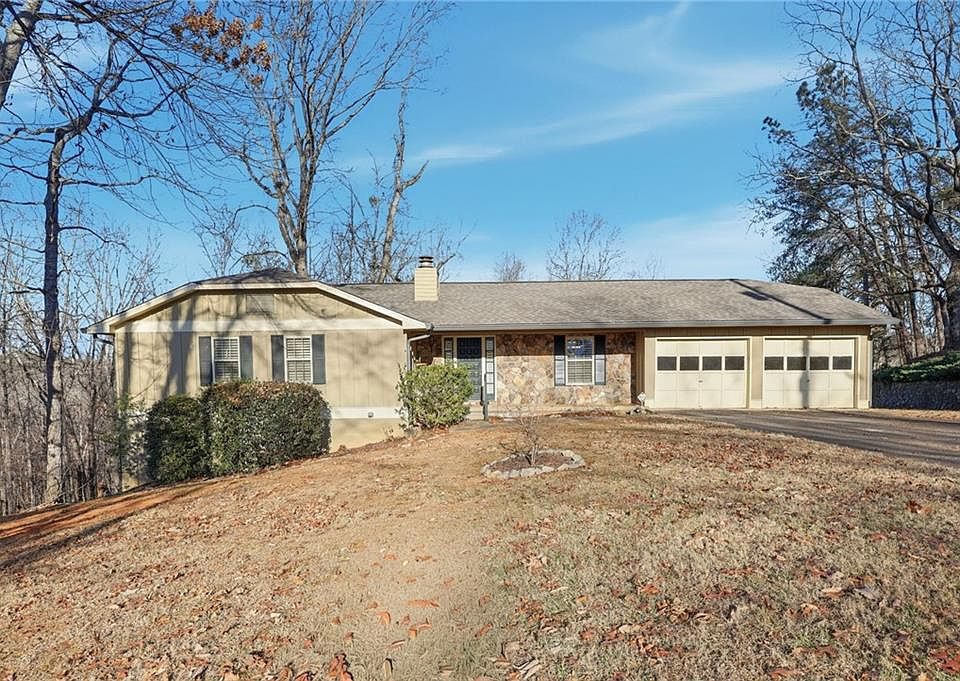 1st image of 2224 Colonial Dr