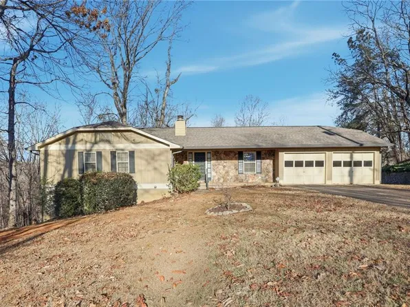 2224 Colonial Dr, Gainesville, GA 30501