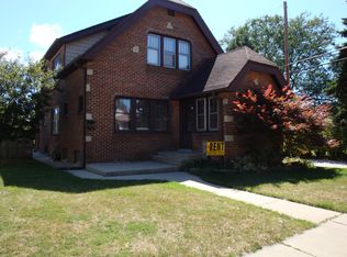 6627 W Revere Pl, Milwaukee, WI 53219