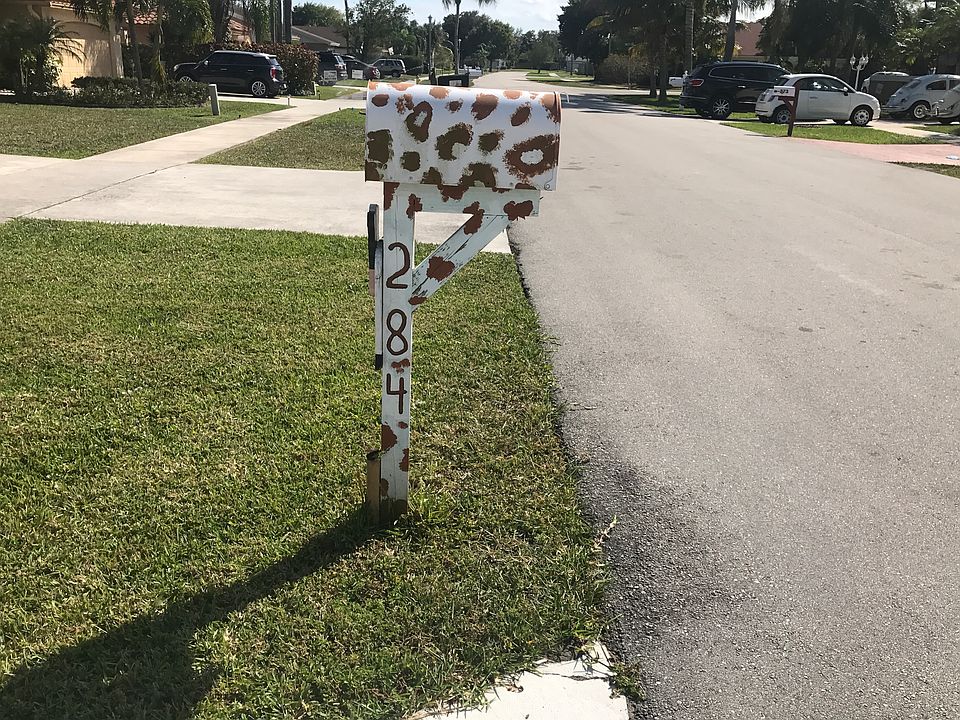 2nd image of 284 NW 37th Way
