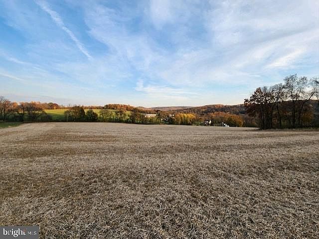 2nd image of 360 Tower Rd