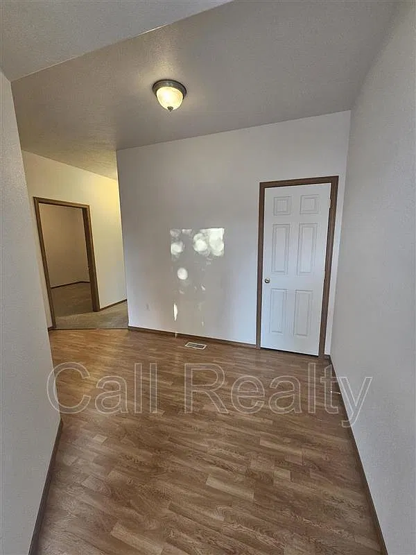 4 bed, 3.0 bath, 1934 sqft, $1,950 — Photo 3